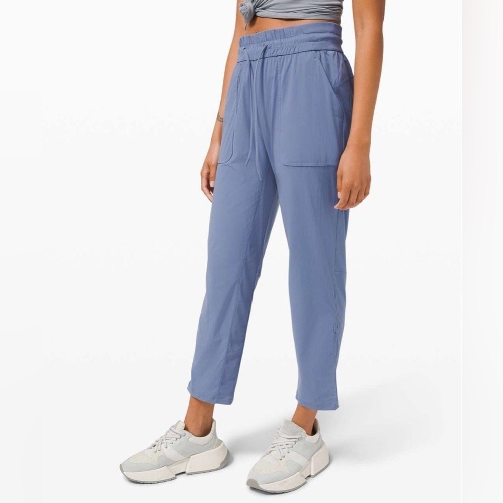 Lululemon Blue Drawstring Jogger Pants Lightweight Athleisure Casual Size 6